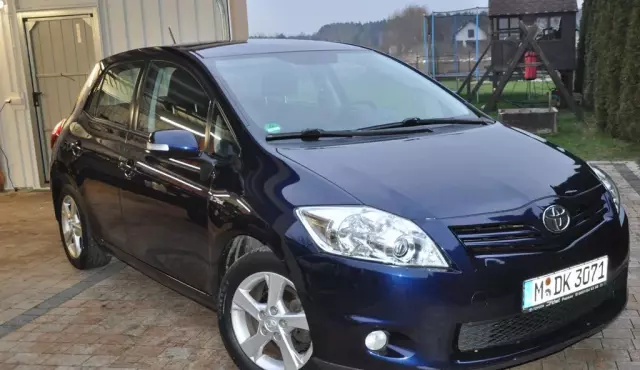 TOYOTA Auris 1.6 16V Valvematic (132 KM)