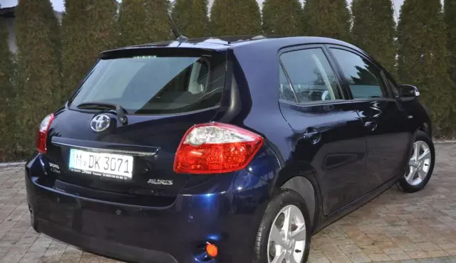 TOYOTA Auris 1.6 16V Valvematic (132 KM)