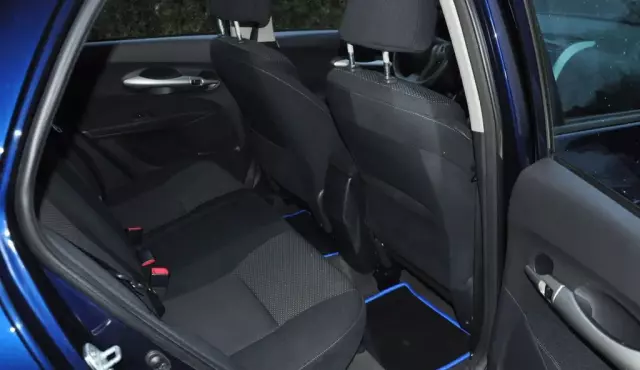 TOYOTA Auris 1.6 16V Valvematic (132 KM)