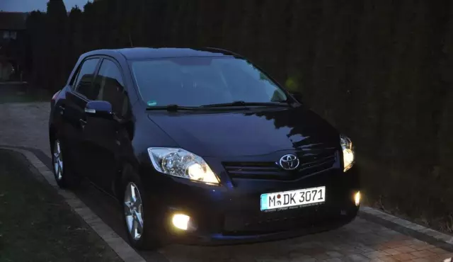 TOYOTA Auris 1.6 16V Valvematic (132 KM)