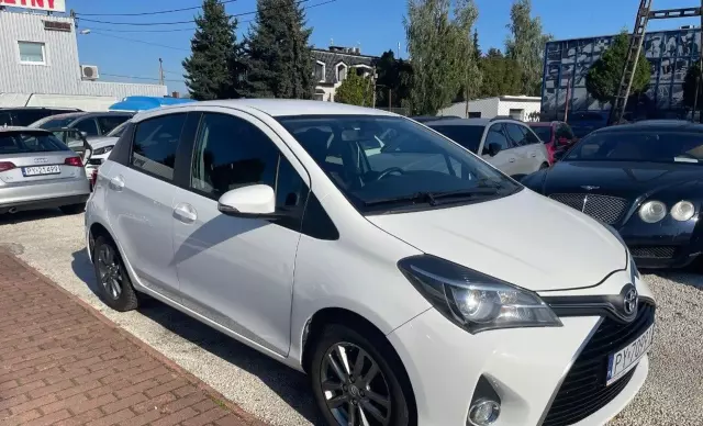 TOYOTA Yaris 