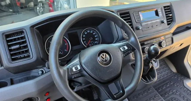 VOLKSWAGEN Crafter 