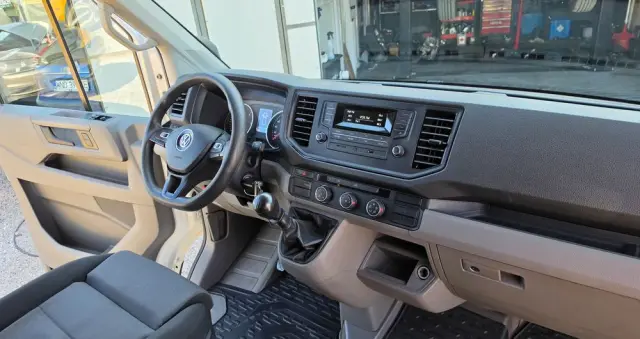 VOLKSWAGEN Crafter 