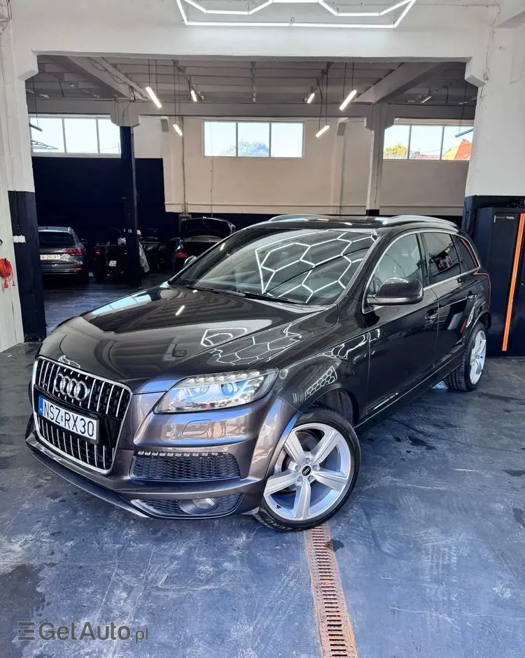 AUDI Q7 