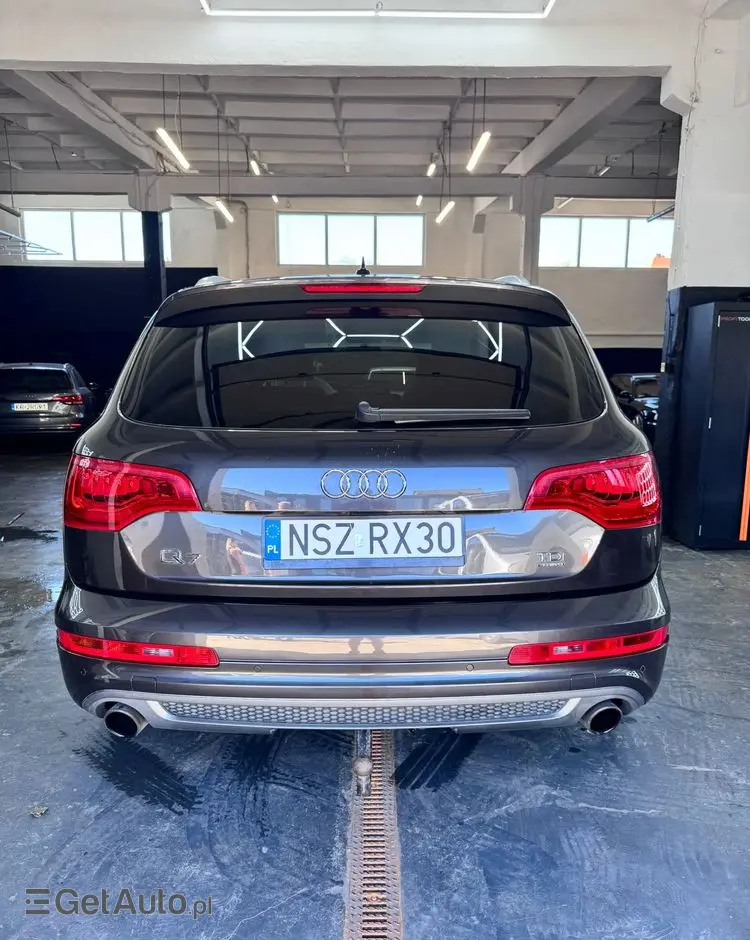 AUDI Q7 