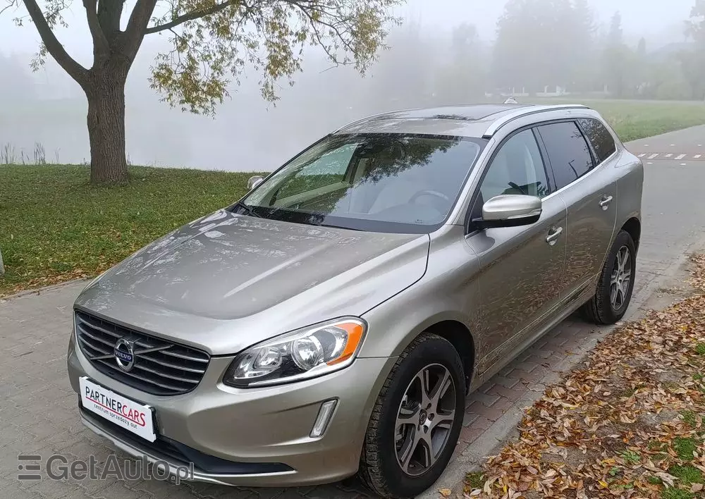 VOLVO XC 60 3.2 AWD Momentum