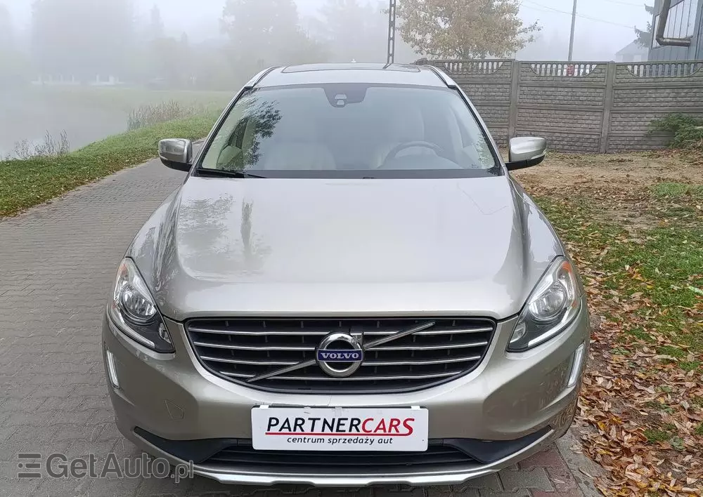 VOLVO XC 60 3.2 AWD Momentum