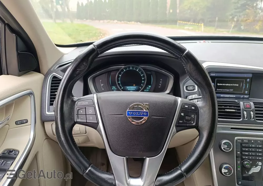 VOLVO XC 60 3.2 AWD Momentum