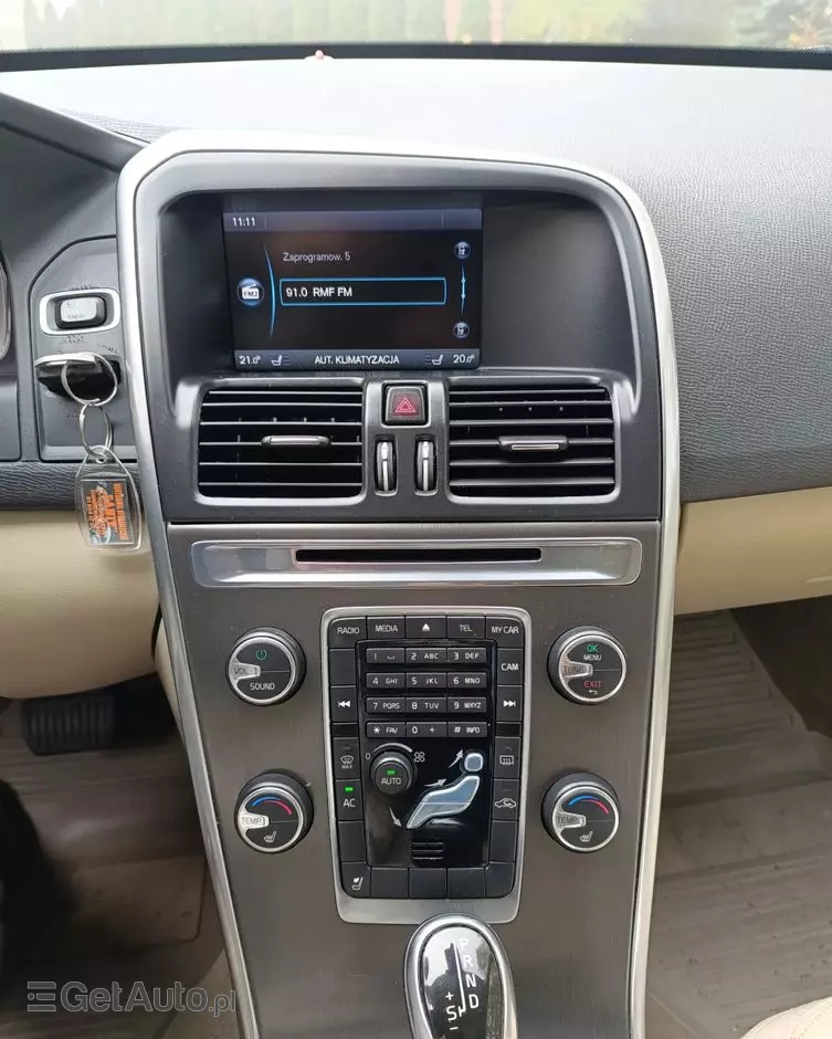 VOLVO XC 60 3.2 AWD Momentum