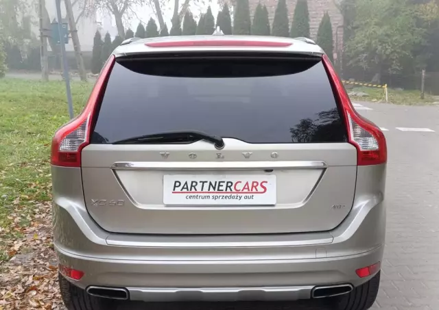 VOLVO XC 60 3.2 AWD Momentum