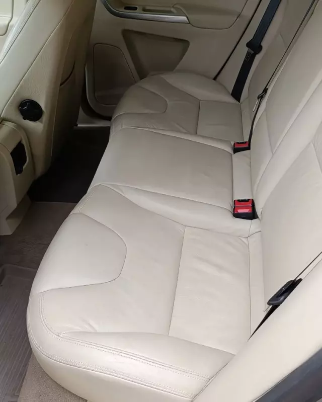 VOLVO XC 60 3.2 AWD Momentum