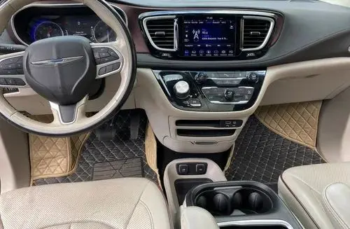 CHRYSLER Pacifica 