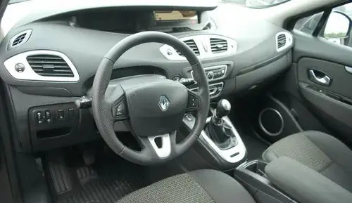 RENAULT Grand Scenic 