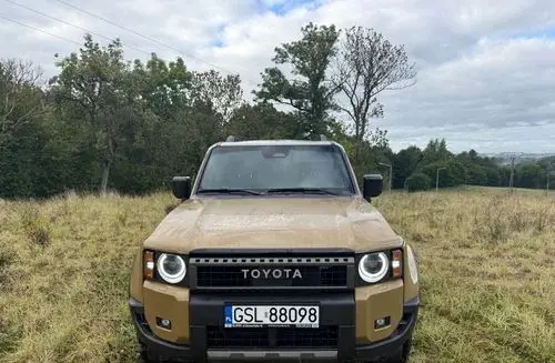 TOYOTA Land Cruiser 