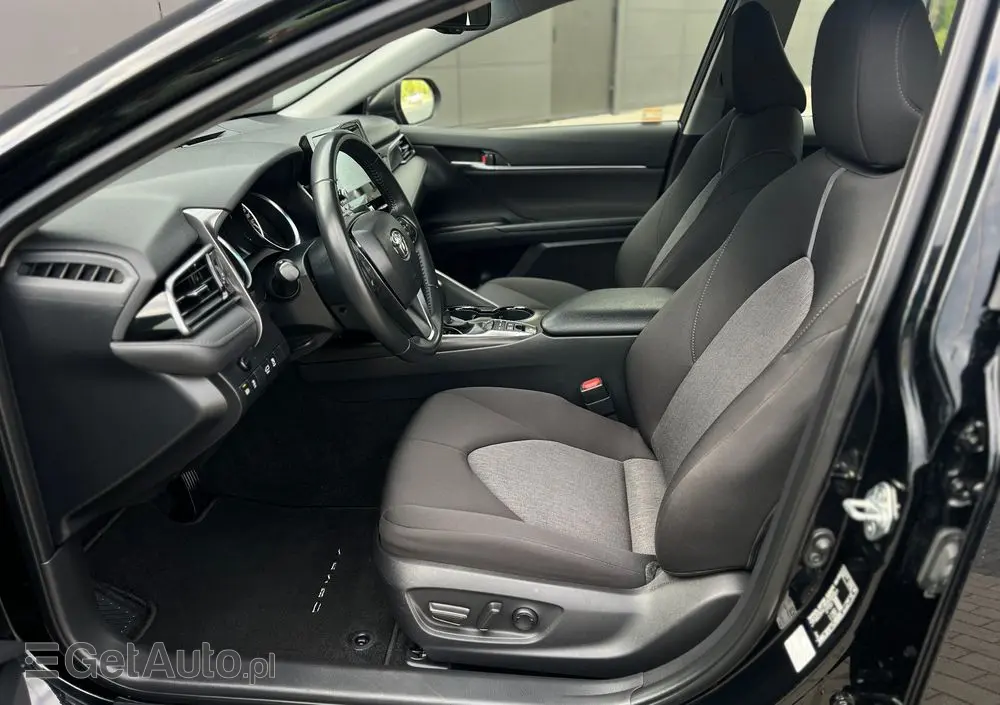 TOYOTA Camry 2.5 Hybrid Comfort CVT