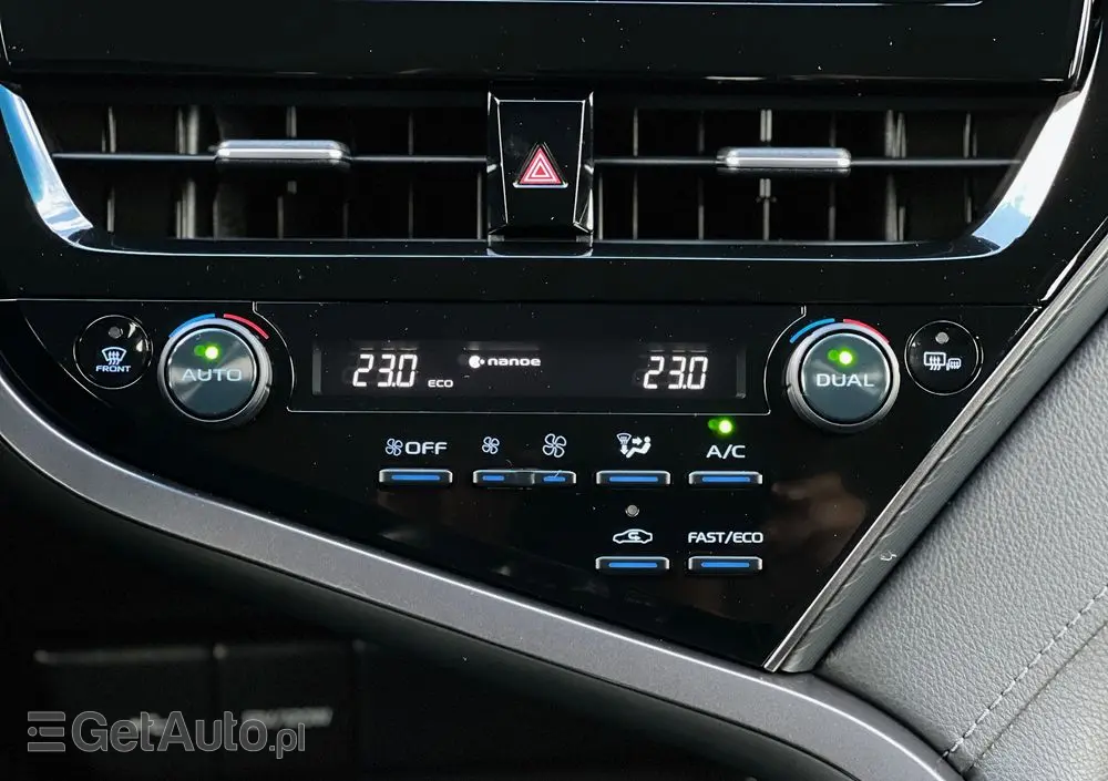 TOYOTA Camry 2.5 Hybrid Comfort CVT