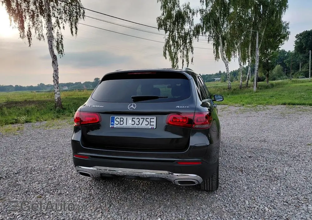 MERCEDES-BENZ GLC 