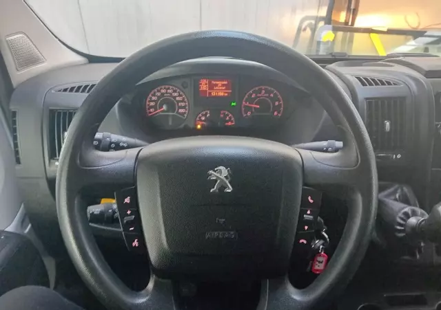 PEUGEOT Boxer 