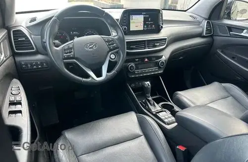 HYUNDAI Tucson 