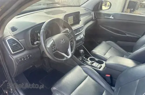 HYUNDAI Tucson 