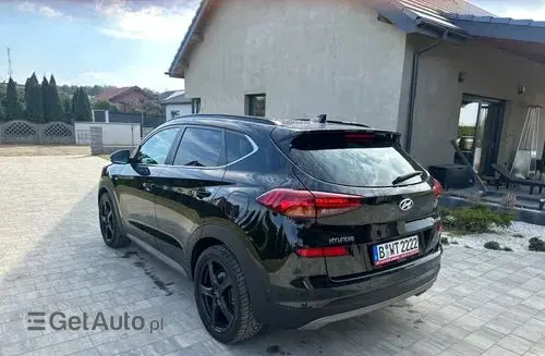 HYUNDAI Tucson 