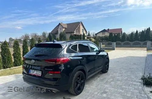 HYUNDAI Tucson 