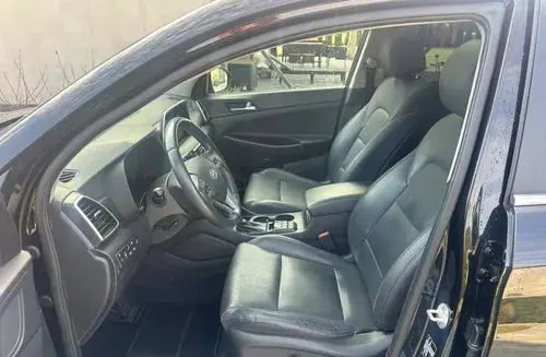 HYUNDAI Tucson 