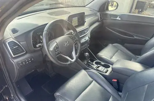 HYUNDAI Tucson 