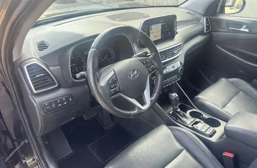 HYUNDAI Tucson 