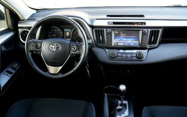 TOYOTA RAV4 