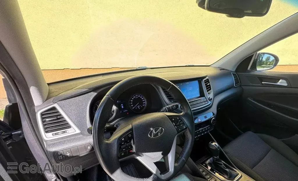 HYUNDAI Tucson 