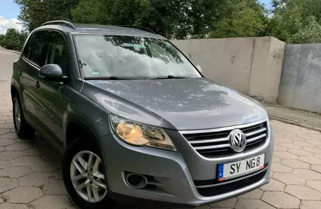 VOLKSWAGEN Tiguan 