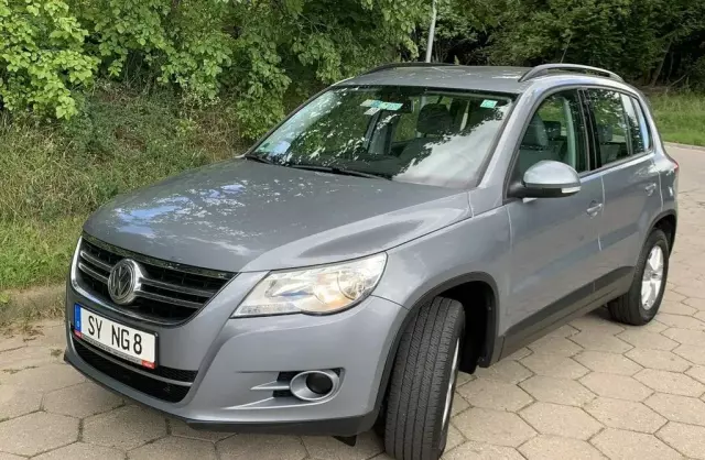 VOLKSWAGEN Tiguan 