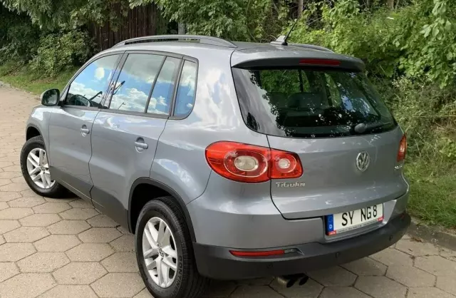 VOLKSWAGEN Tiguan 