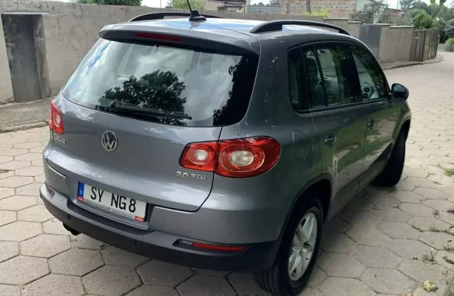 VOLKSWAGEN Tiguan 