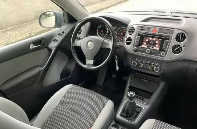 VOLKSWAGEN Tiguan 