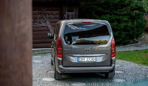 TOYOTA Proace 