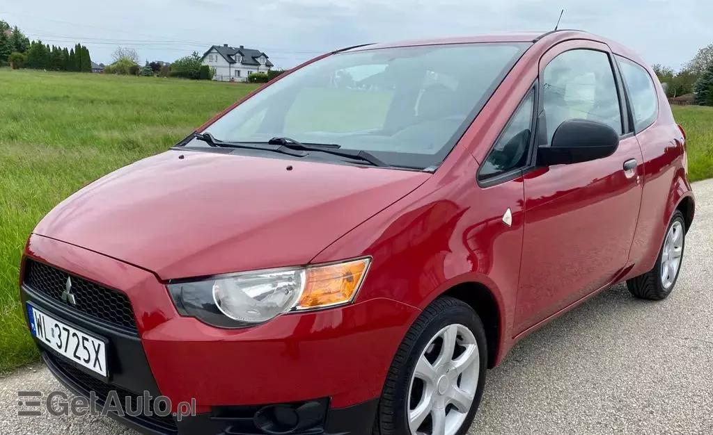 MITSUBISHI Colt 