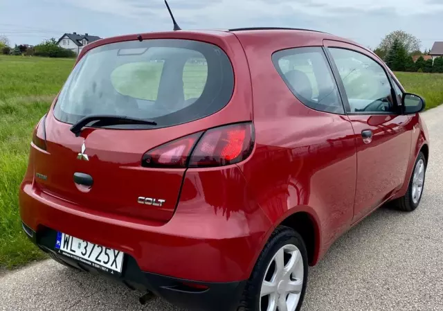 MITSUBISHI Colt 