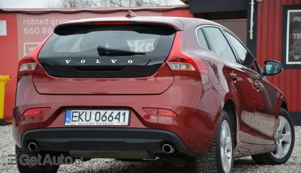 VOLVO V40 