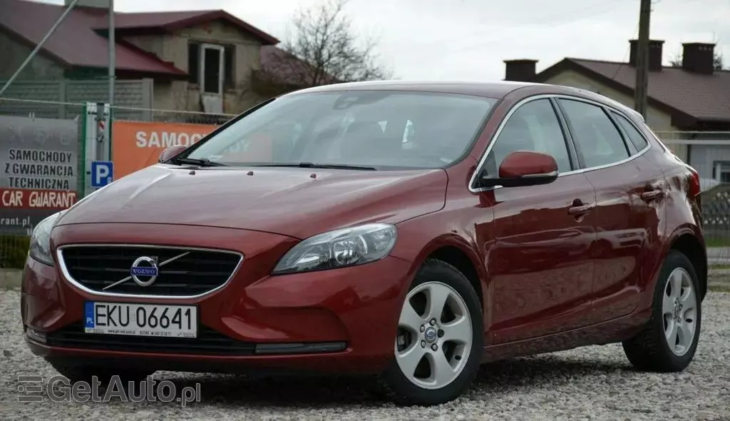 VOLVO V40 