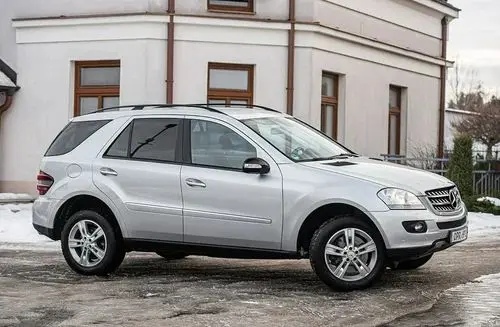 MERCEDES-BENZ ML 