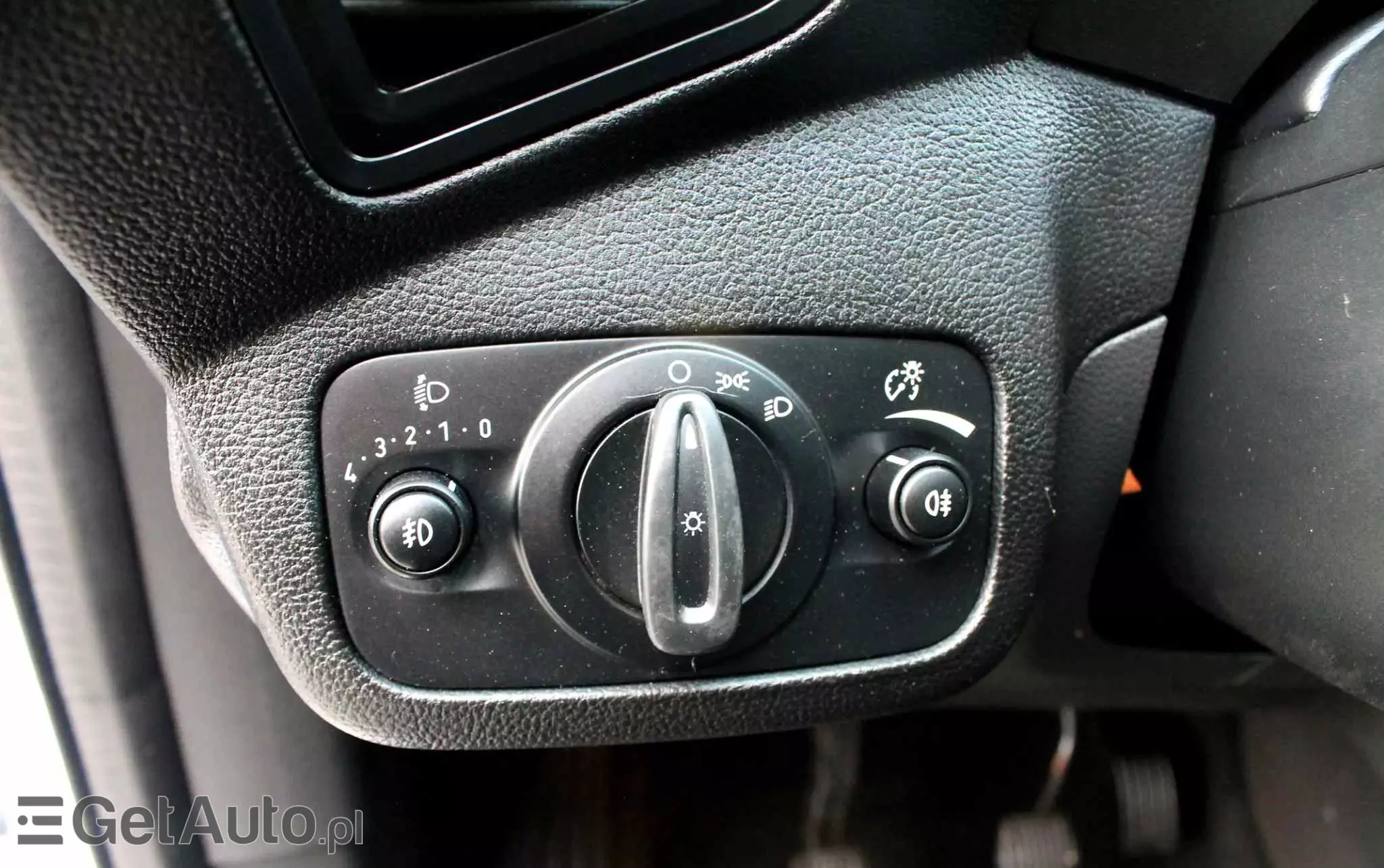 FORD Kuga 1.5 EcoBoost 2x4 Trend