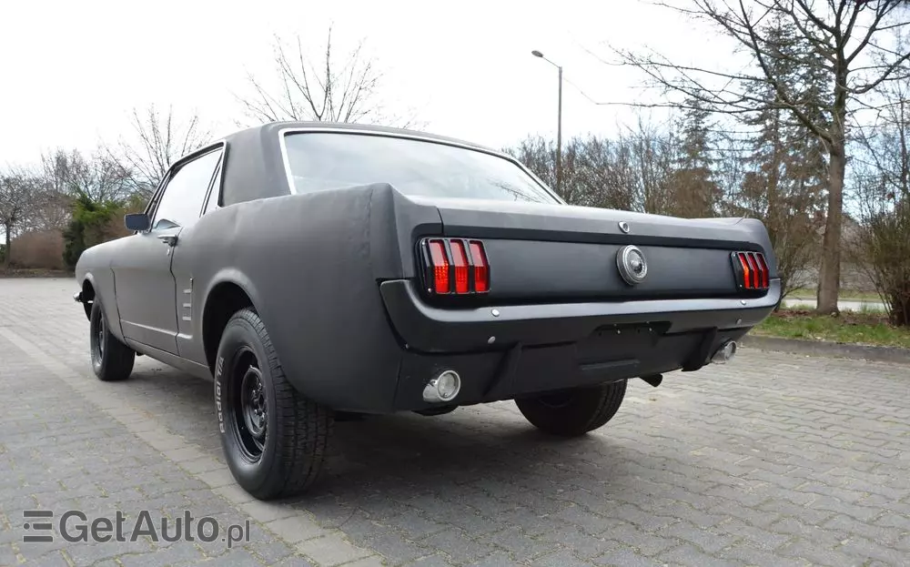 FORD Mustang 