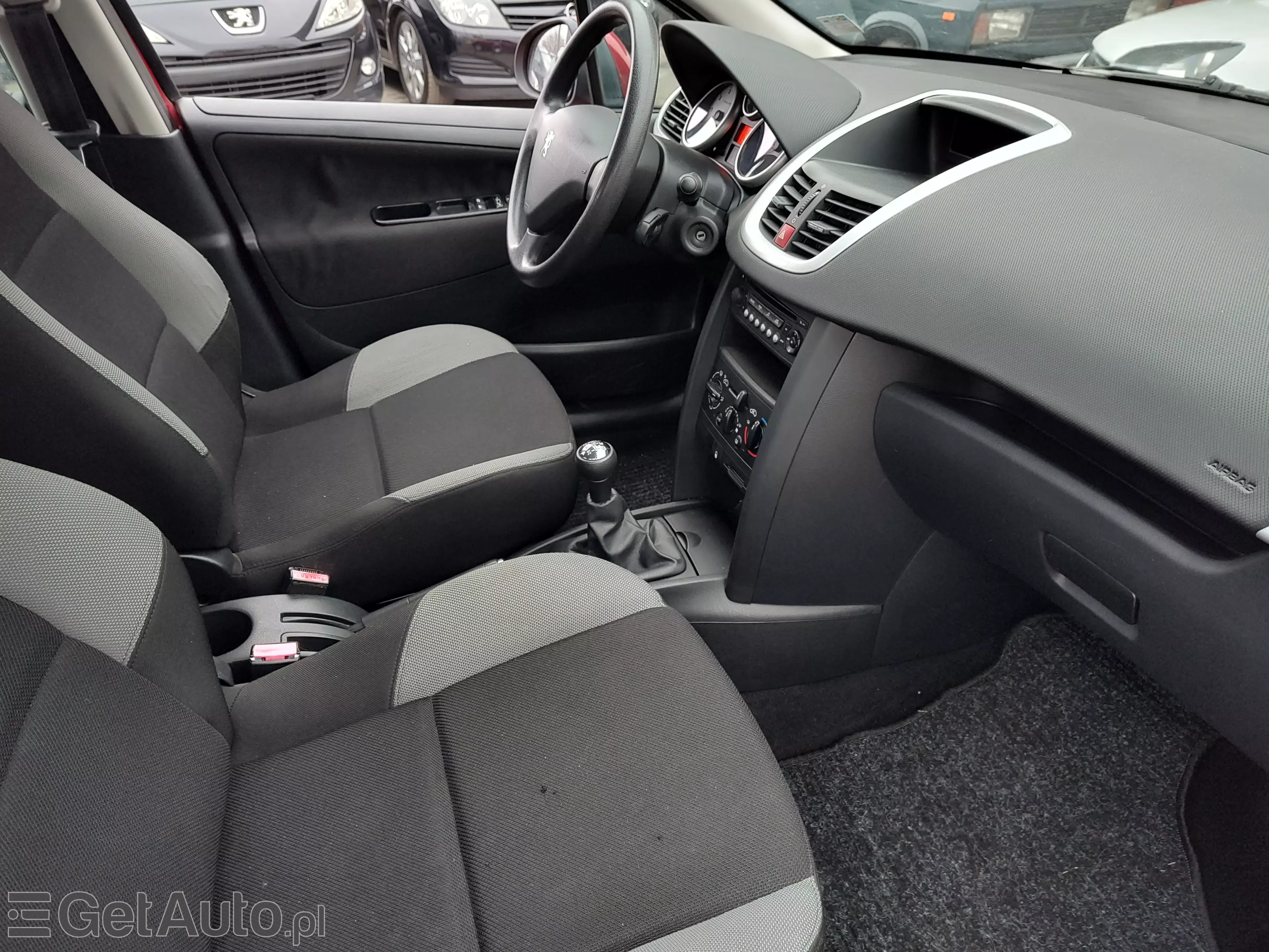 PEUGEOT 207 Presence 75