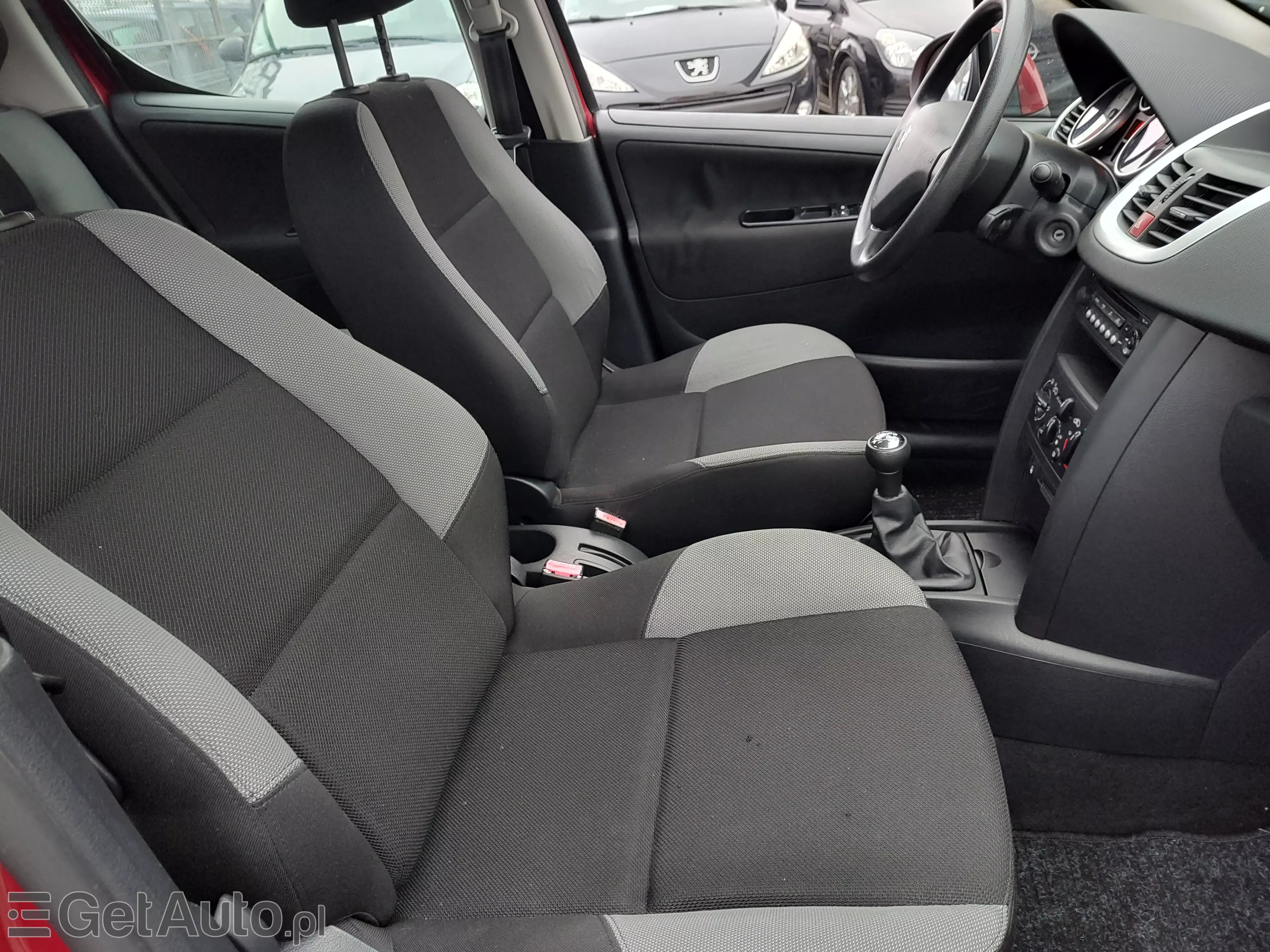 PEUGEOT 207 Presence 75