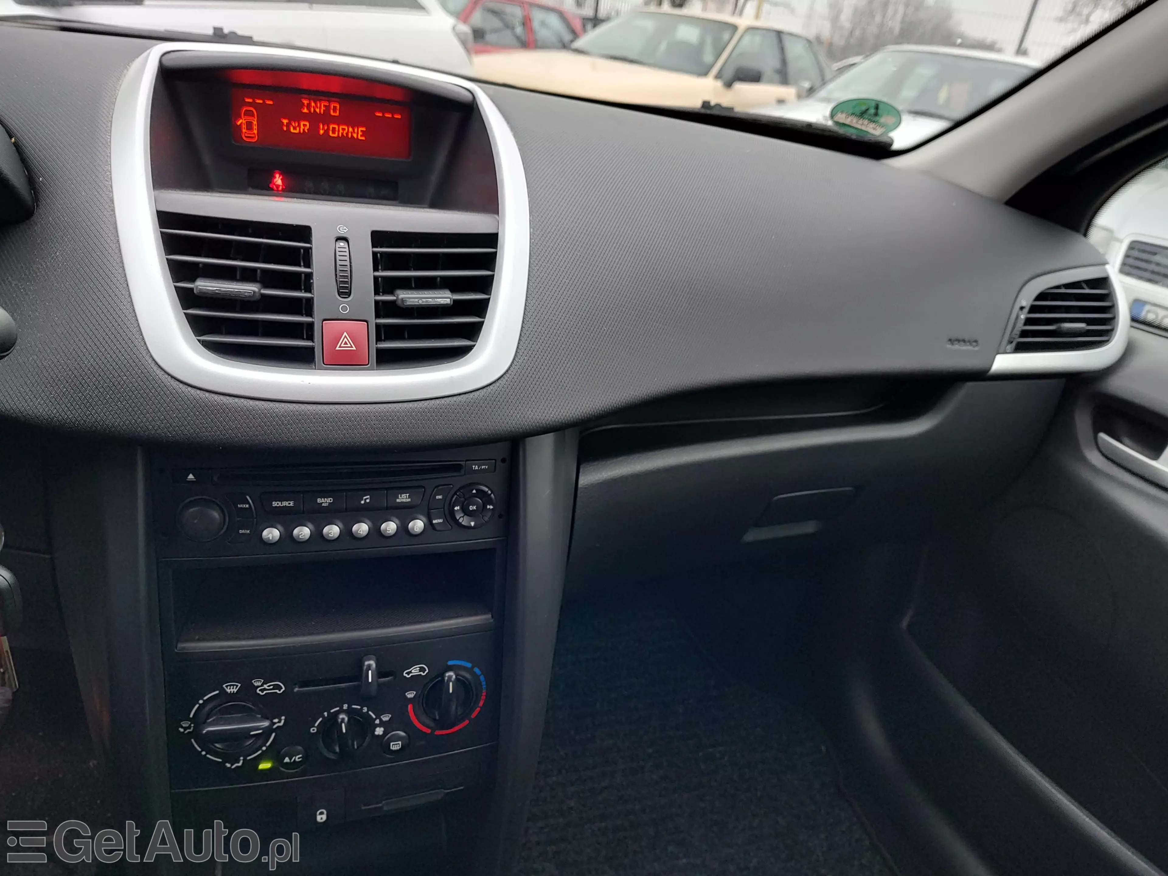 PEUGEOT 207 Presence 75