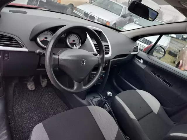 PEUGEOT 207 Presence 75