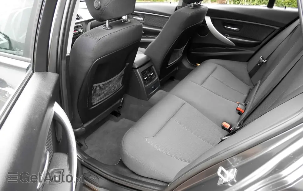 BMW Seria 3 318d