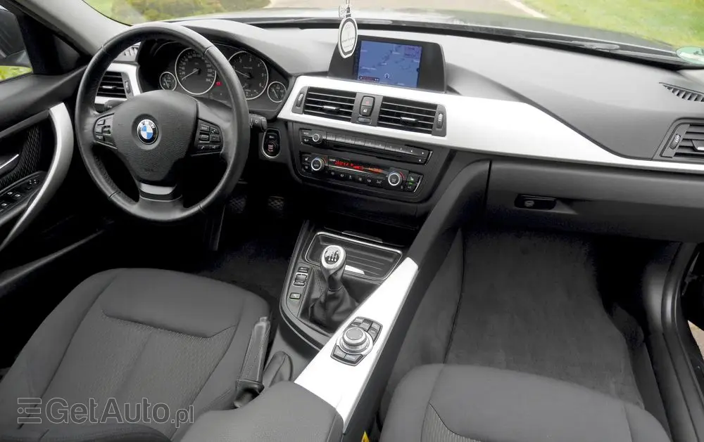 BMW Seria 3 318d